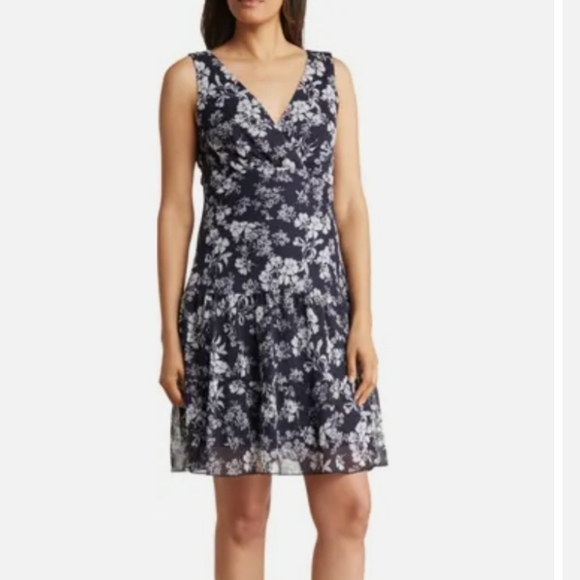 Women's clothing (330) - Picture 3 of 8